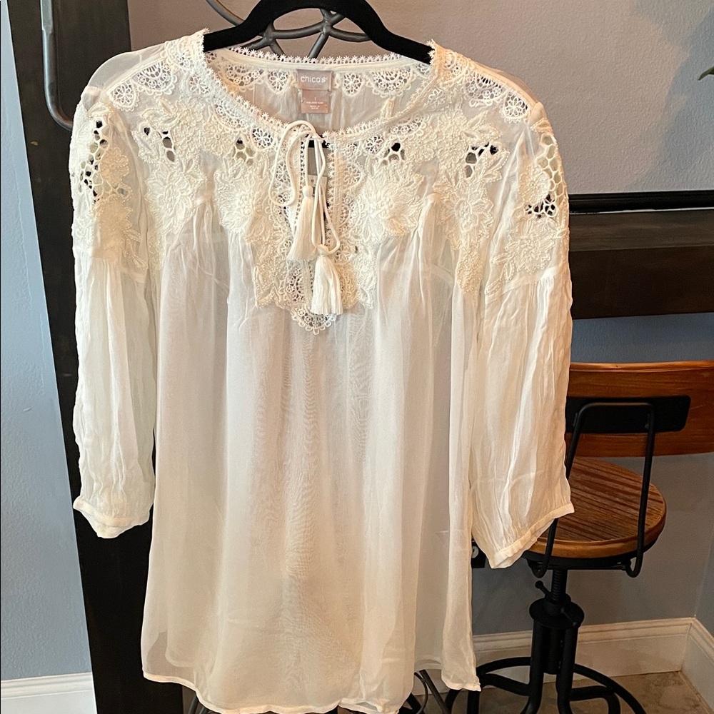Chico's Cream Feminine Lace Blouse size Med sheer